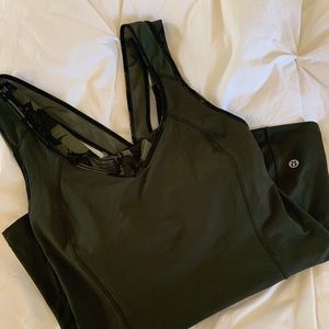 NWOT Lululemon Workout Top Size Small (4)